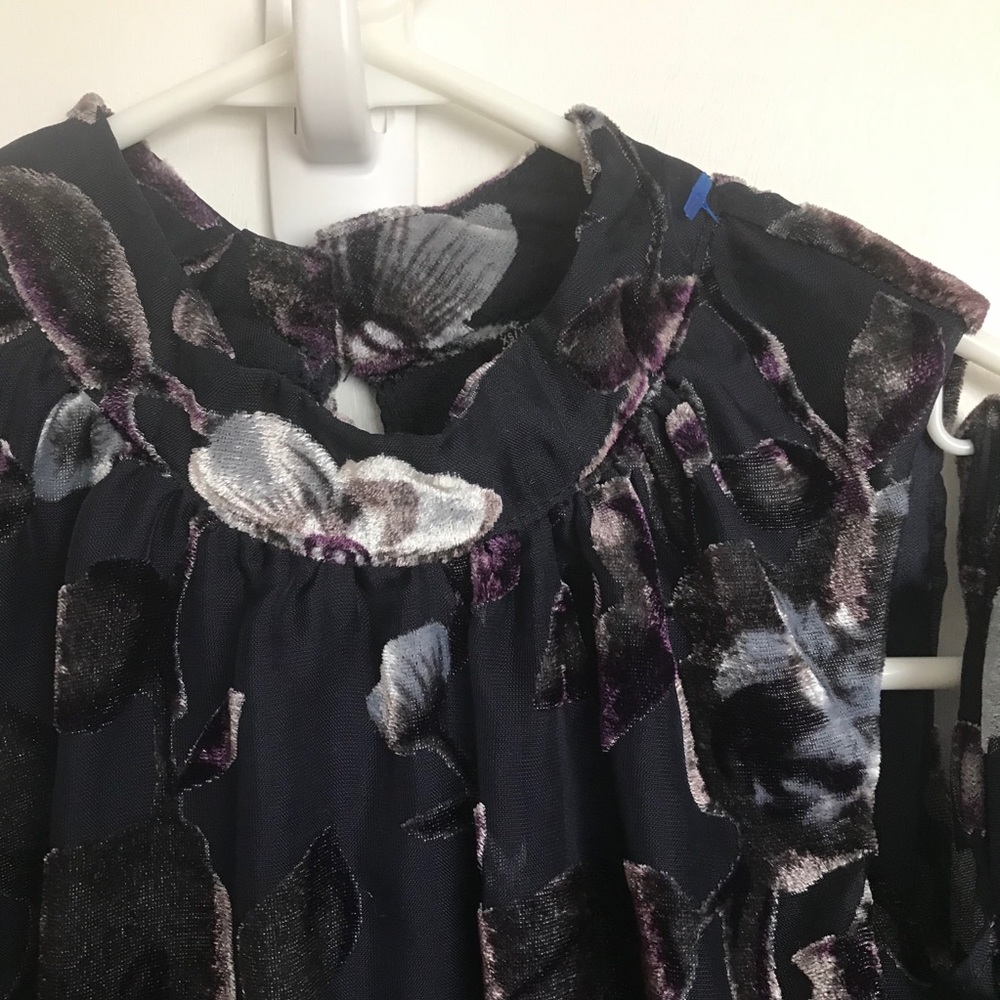 Design Lab Floral Cold Shoulder Top - Size XS - Picture 8 of 13